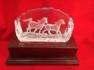 Glass trophy with 2 running horses feature 18cm