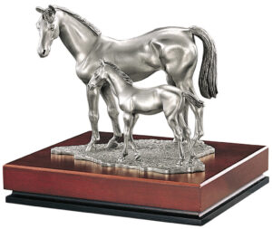 537419 Pewter Mare & Foal Trophy