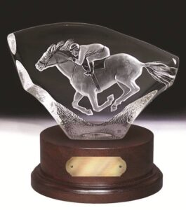 18cm crystal trophy featuring a horse & jockey